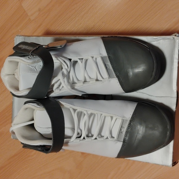 Men's 2005 Air Jordans Team Strong - Picture 2 of 8